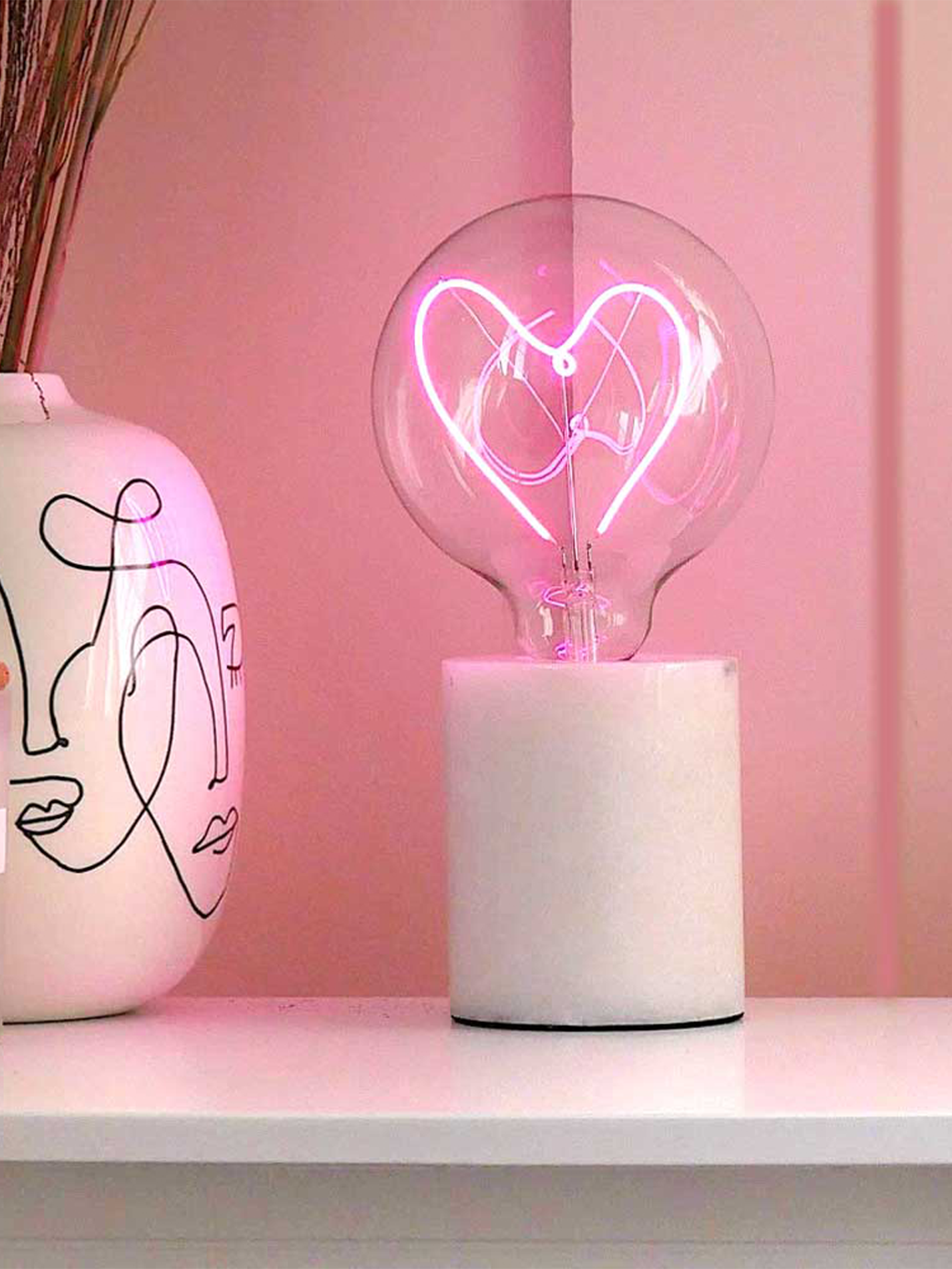 Neon Heart Bulb